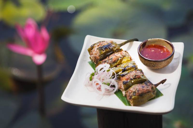 ອົ່ວໝາກເຜັດ - Oua Mak Phet