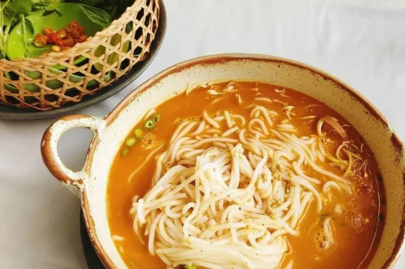 ເຂົ້າປຸ້ນນໍ້າພິກ - Kao Poun Nam Pik