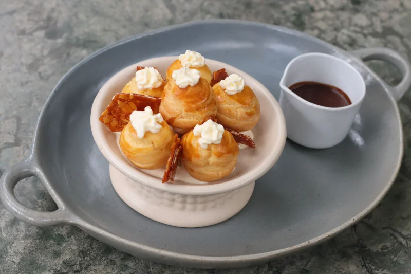 Profiteroles et Glace Vanille Bourbon