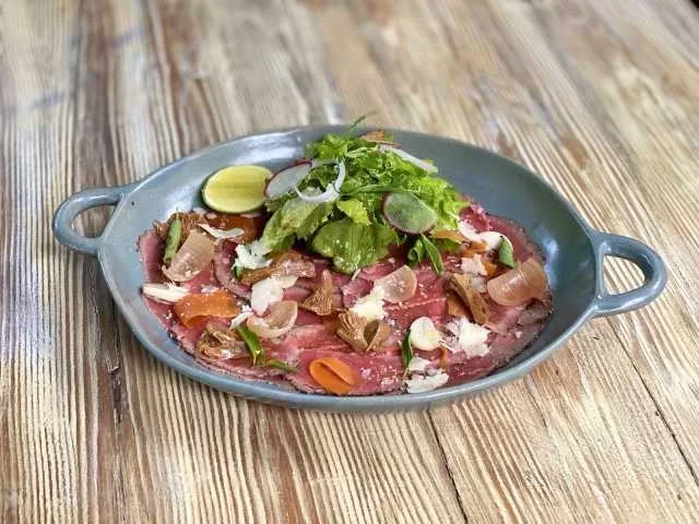 Carpaccio de Buffle avec Truffes fraiches